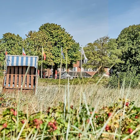 Strandhotel Hotel 4*