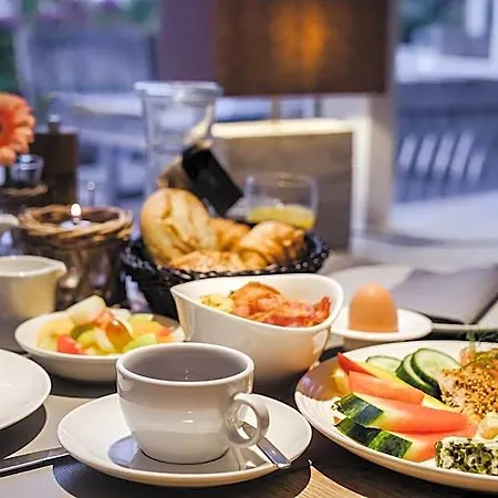 Strandhotel Szálloda 3*