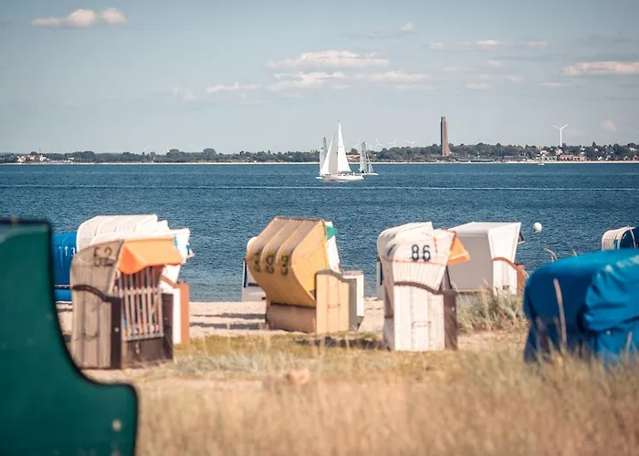 Strandhotel Отель 3*