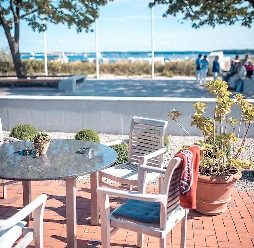 Strandhotel Отель Штранде