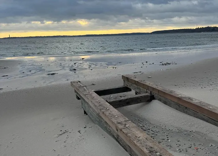 Strandhotel Отель 3*