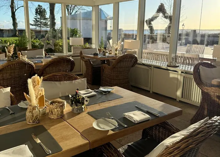 Strandhotel Отель Штранде