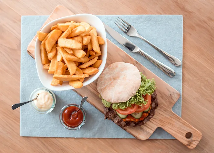 Strandhotel Отель 3*