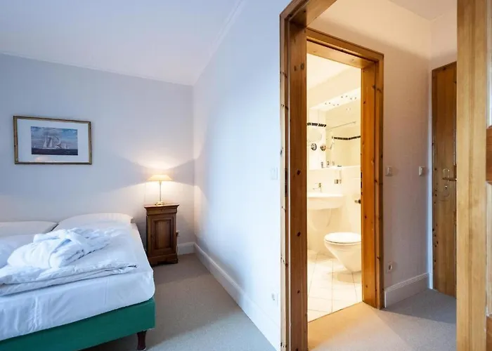 Отель Strandhotel